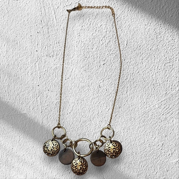 AVON WOMENS NECKLACE - Picture 1 of 5